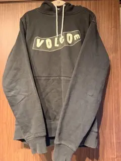 【ユニセックス✨】これからの時期に❤︎VOLCOM プルオーバーパーカー ブラック