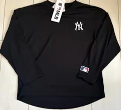 新品　140cm MLB ヤンキース　長袖Tシャツ　ワンポイント　スソ長　黒