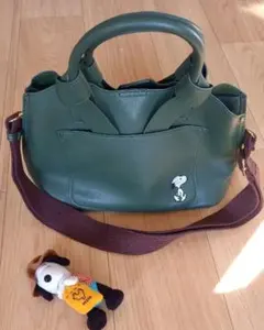 【美品】 スヌーピー バッグ 合成皮革 深緑 グリーン 刺繍　レディース