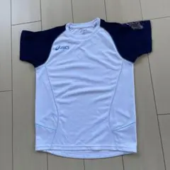 asicsランニングウェアM肩にキラッと