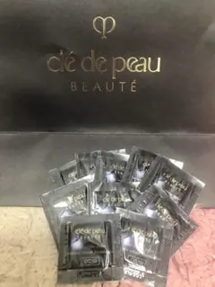 【新品!!10日分!!】クレ・ド・ポーボーテファンデーションOC10