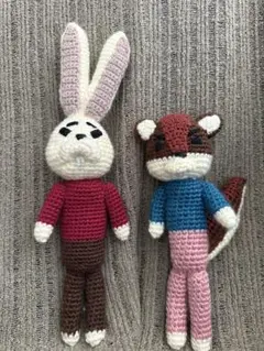 ウサギとリスの編み物ぬいぐるみセット