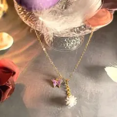 匿名配送　移ろう蝶と煌めく花の結晶。長さ調節で表情が変わるハンドメイドネックレス