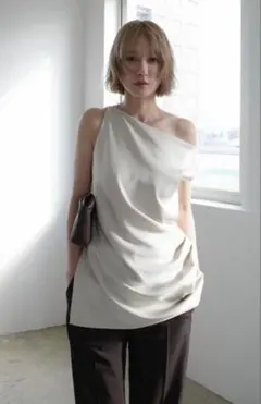 新品タグ付きVenica Twist drape tops white - メルカリ