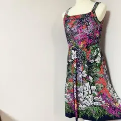 昭和レトロ　ワンピース　フラワープリント　花柄のサムネイル