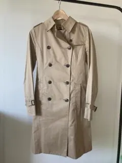 ベージュ トレンチコート