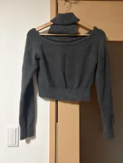 NICE CLAUPグレー オフショルダー クロップドニット