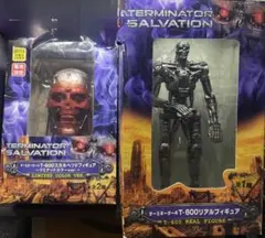 ターミネーター4 T-600リアルフィギュア & スカルヘッドフィギュア