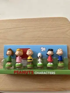 PEANUTSキャラクター　SNOOPYフィギュア　ミニチュア