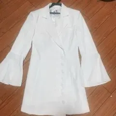 韓国。ホワイト フレアスリーブ ジャケットワンピース