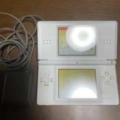 ニンテンドーDS Lite ホワイト 本体 ジャンク品ドラゴンクエストソフト付