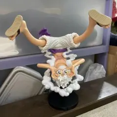 ワンピース ニカルフィフィギュア