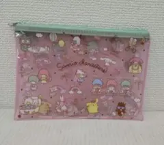 □サンリオキャラクターズ　フラットポーチ