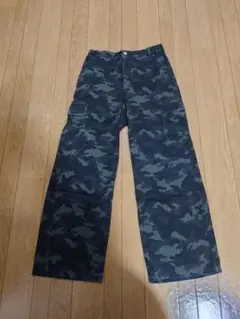 椎名ひかり×アベイル カーゴパンツ