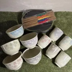 桜の花柄 茶碗、湯のみセット盆付き