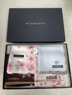 未使用 Burberry ハンカチ 4枚セット 箱付