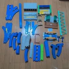 プラレール まとめ売り レール 駅舎 踏切など