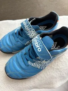 umbro ACCE RATOR 青 トレーニングシューズ　18センチ