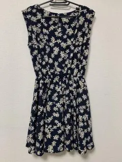 アルシーヴ　花柄ワンピース