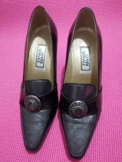 GIANNI VERSACE 黒 ポインテッドトゥ ハイヒール　36cmのサムネイル