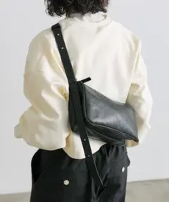 イアパピヨネ　ミニスワローマチショルダーバッグ