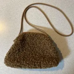 スタジオクリップ　ブラウン ファー風 ショルダーバッグ 三角形