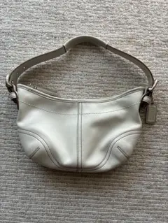 美品 COACH ソーホー レザー スモール ホーボーホワイトレザー
