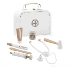 新品未開封　北欧　木製おもちゃ　お医者さんセット