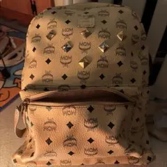 MCM スタッズ付きリュック ベージュのサムネイル
