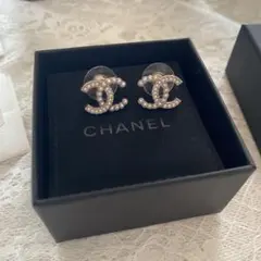CHANEL CCロゴピアス ストーン付き