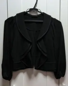 TO BE CHIC フリル付きブラックカーディガン