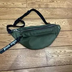 ニコアンド カーキ　ウエストポーチ