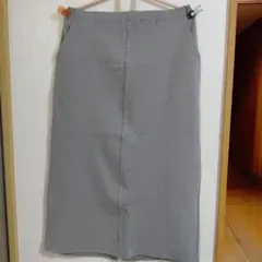 フェリシモ　グレー タイトスカート スリット入りのサムネイル
