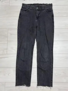 お値下け！Kastane ダークグレー フリンジヘム ストレートデニム