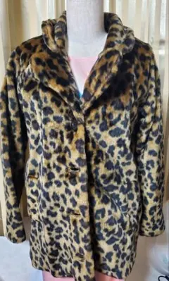 ヒョウ柄ファーコート ボタン付き