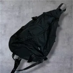 【新品】ワンショルダーバッグ スリングバッグ ブラック Y2K