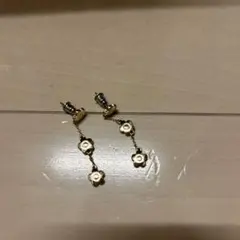 マリークワント　ピアス　ゴールド
