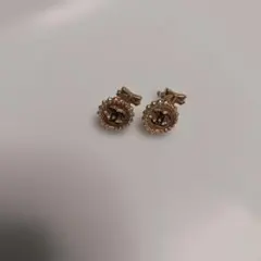 CHANEL ココマーク リボン ピアス ゴールドのサムネイル