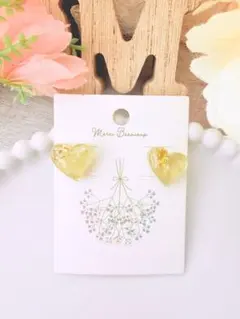 No.2476 シェル付き 小さなマーブルハート耳飾り(olive)