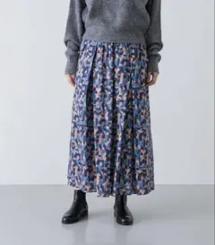新品タグ付き　かぐれ　リバティプリントスカート　アーバンリサーチドアーズ