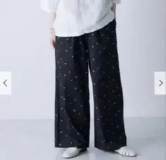 新品タグ付◉ かぐれ 小花柄プリントイージーパンツ DOORS アーバン