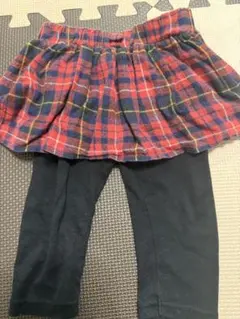 赤のチェック柄のスカッツ　70cm〜80cm