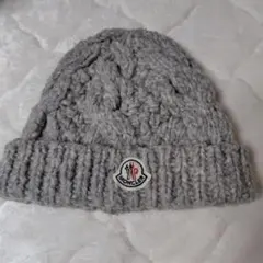 モンクレール MONCLER キャップ ボア ワッペン ラメ グレー - メルカリ