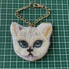 ビーズ刺繍の猫（仮）　バッグチャーム