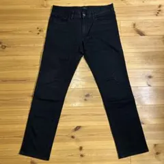 UNIQLO ブラック スリムフィット デニム