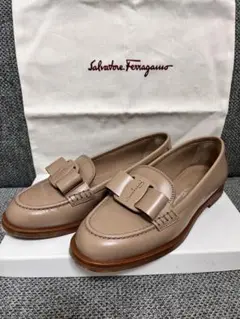 Salvatore Ferragamo フェラガモ ベージュ ローファー セール】 Salvatore Ferragamo ROLO ローファー （フラット