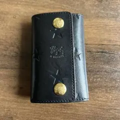 IL BISONTE ブラック レザー キーケース　星柄