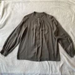 オフィスブラウス