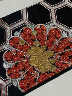 名古屋帯　桐　菊　亀甲　六通の通し柄　開き仕立て　金糸　銀糸　3m90㎝✖️30㎝