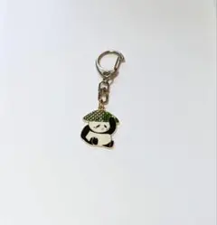 笠をかぶったパンダのキーホルダー